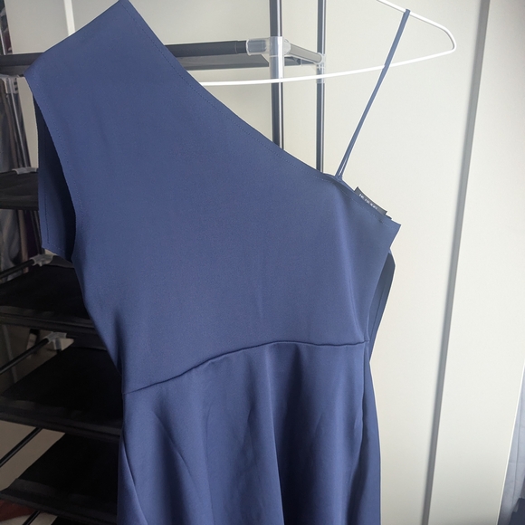 Topshop One-Shoulder Dress in Navy - Picture 4 of 5
